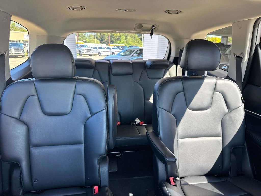 Used 2025 White Kia S image 20