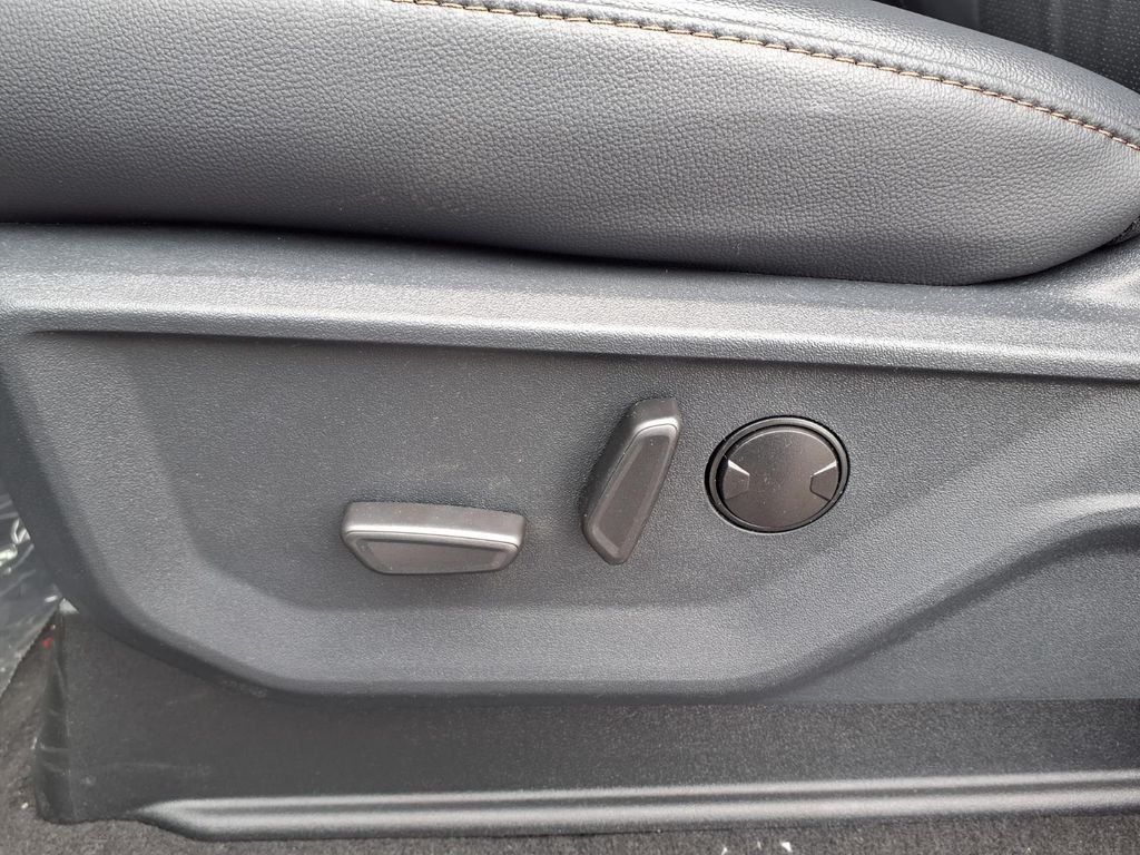 New 2026 Agate Black Metallic Ford F-250® Lariat® image 13