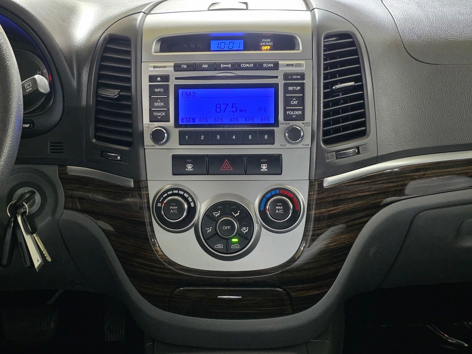 Used 2011 Mineral Gray Hyundai GLS image 25