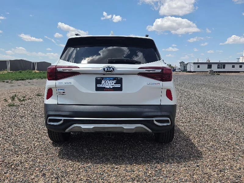 Used 2021 Snow White Pearl Kia SX image 5