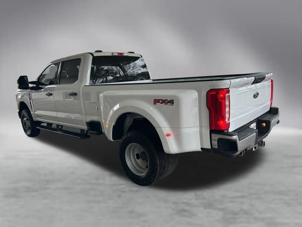 Used 2024 White Ford XLT image 4