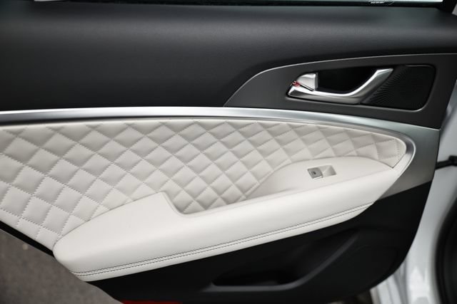 Used 2025 Alta White Genesis 3.3T Sport Advanced image 28
