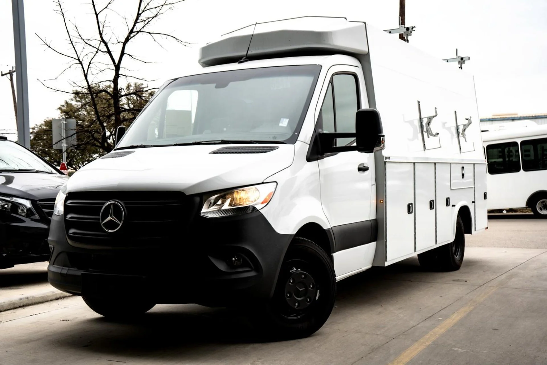 New 2024 Arctic White Mercedes-Benz Cab Chassis 170 WB image 3