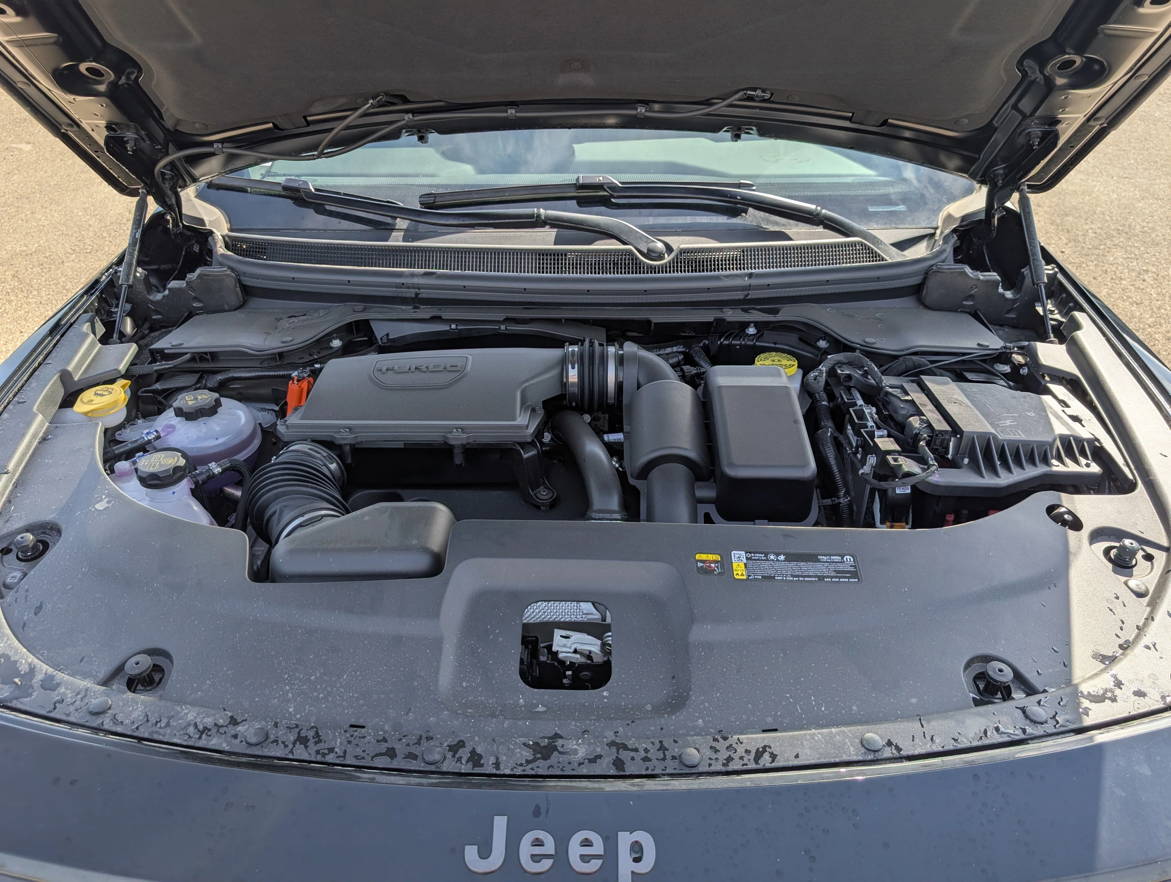New 2026 Diamond Black Crystal Pearl Jeep Laredo image 32