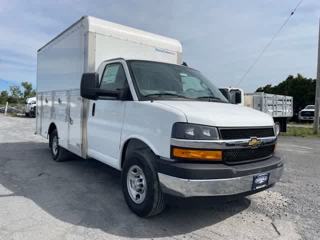 2025 Chevrolet Express Cutaway