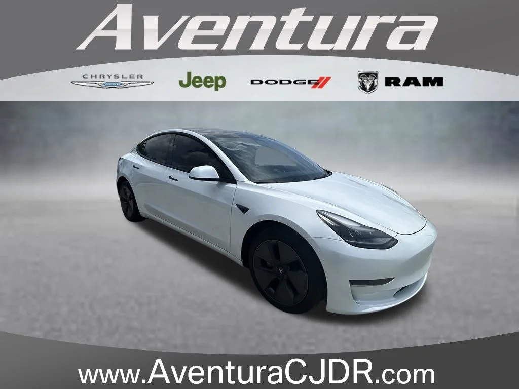 2023 Tesla Model 3 -'s photo