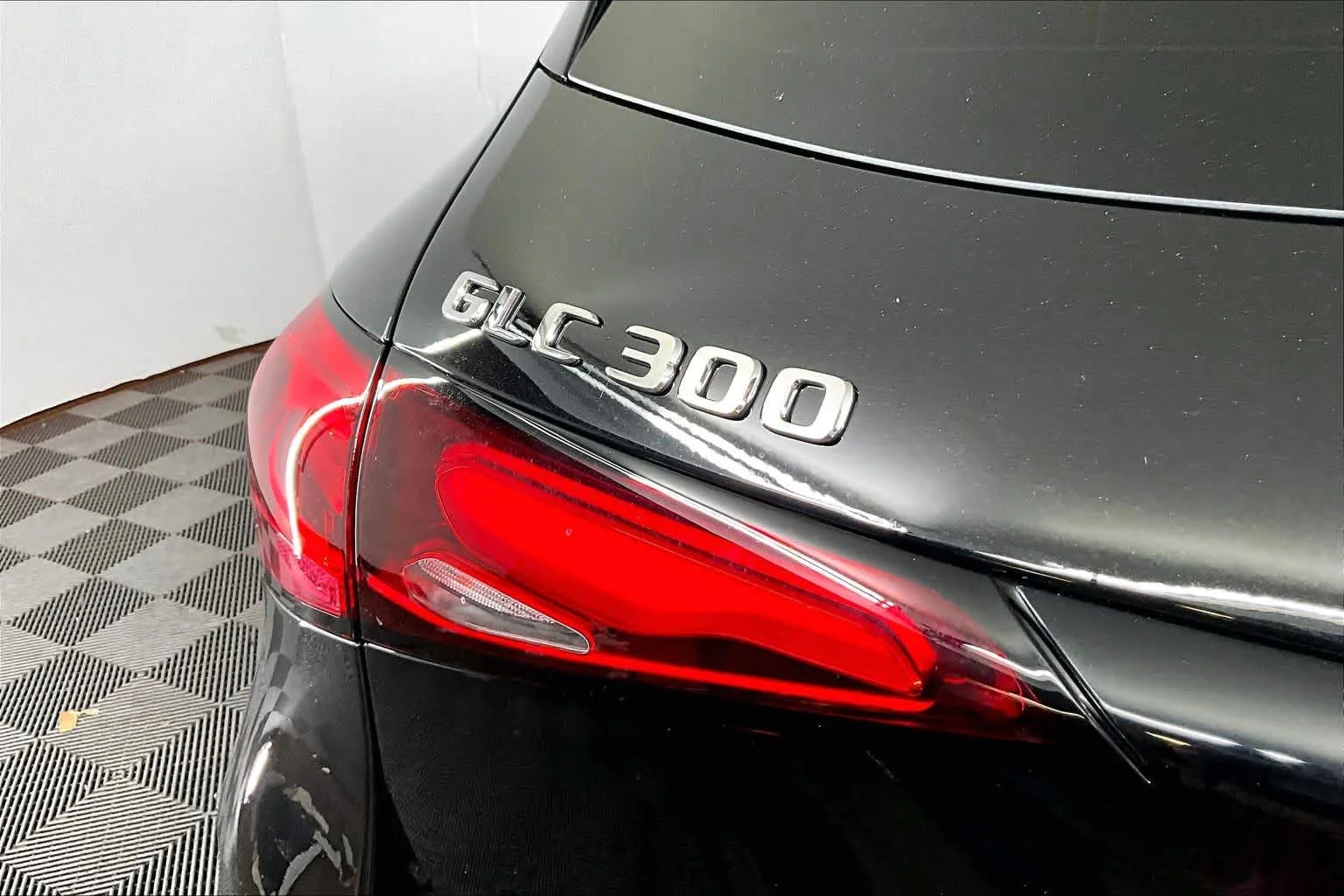 New 2026 Obsidian Black Metallic Mercedes-Benz GLC 300 image 7