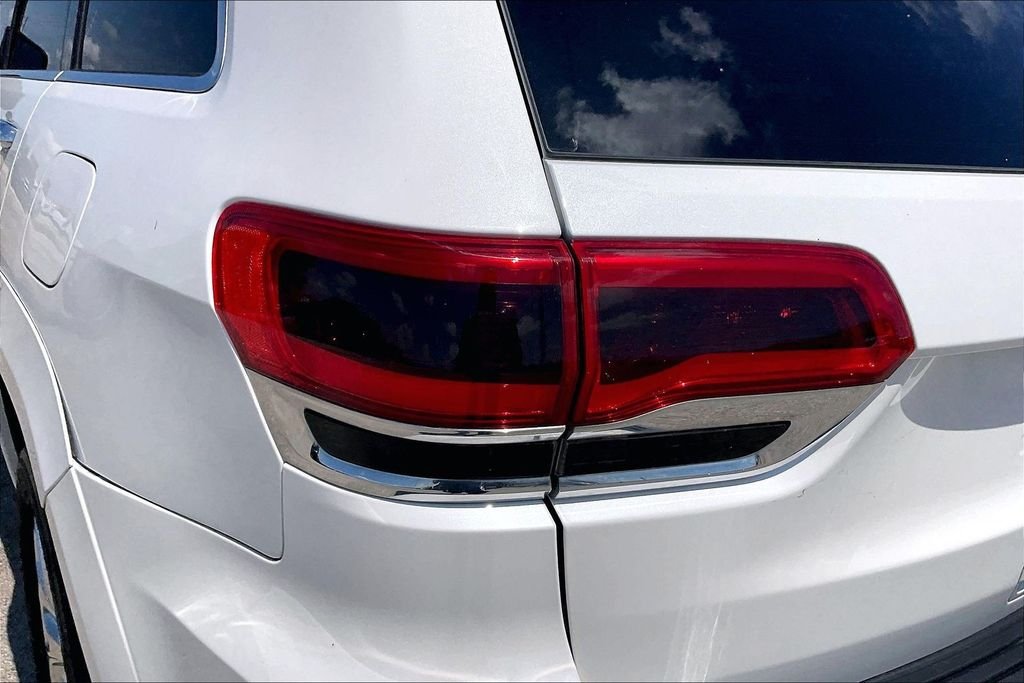 Certified Used 2019 Bright White Clearcoat Jeep Summit image 20