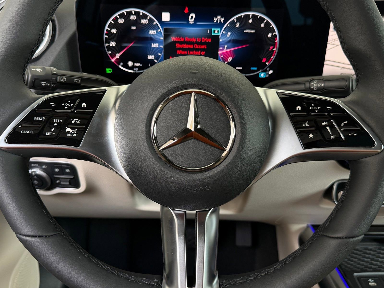 New 2026 Polar White Mercedes-Benz GLA 250 image 36
