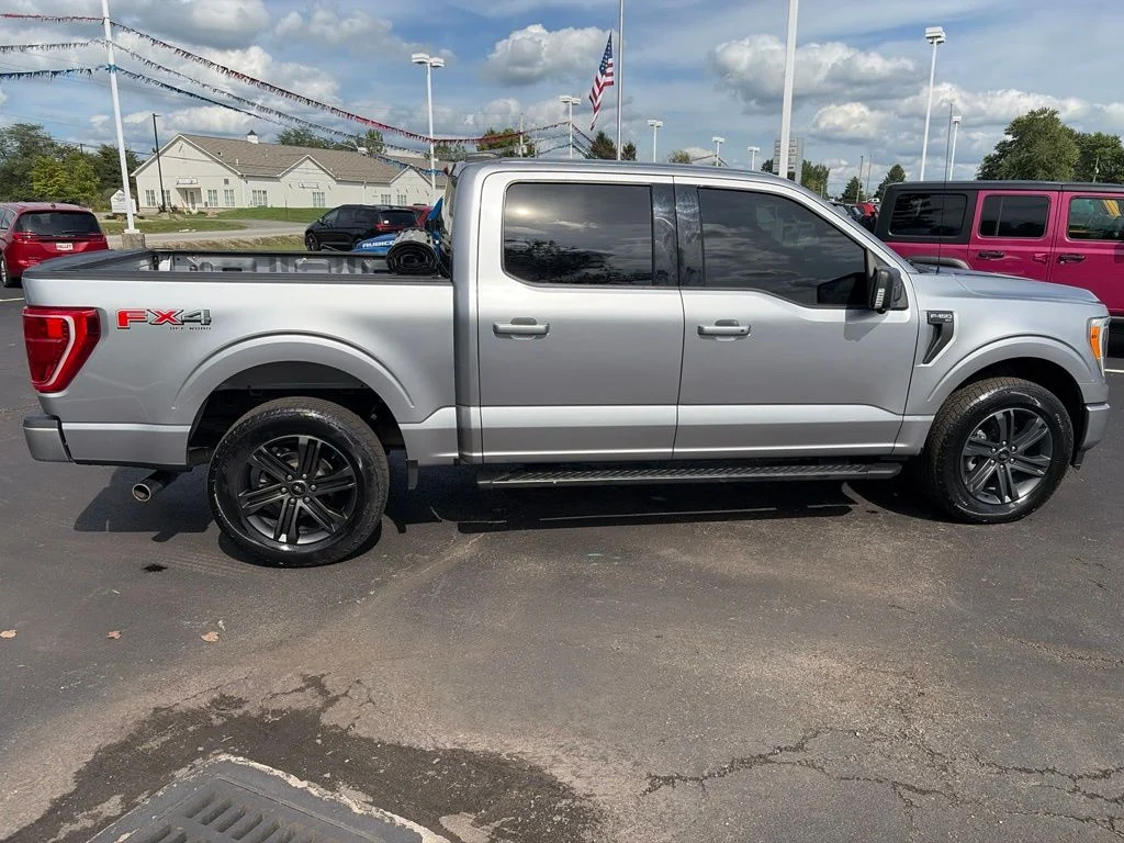 Used 2021 Silver Ford XLT image 8