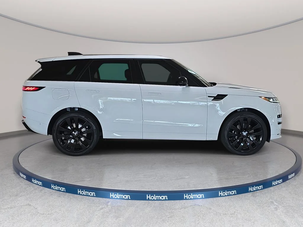 Used 2024 White Land Rover Dynamic SE image 6