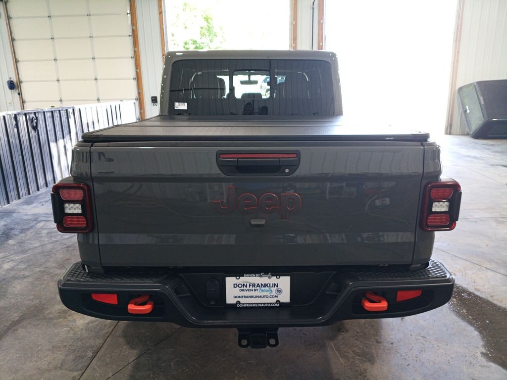 Used 2020 Gray Jeep Mojave image 4