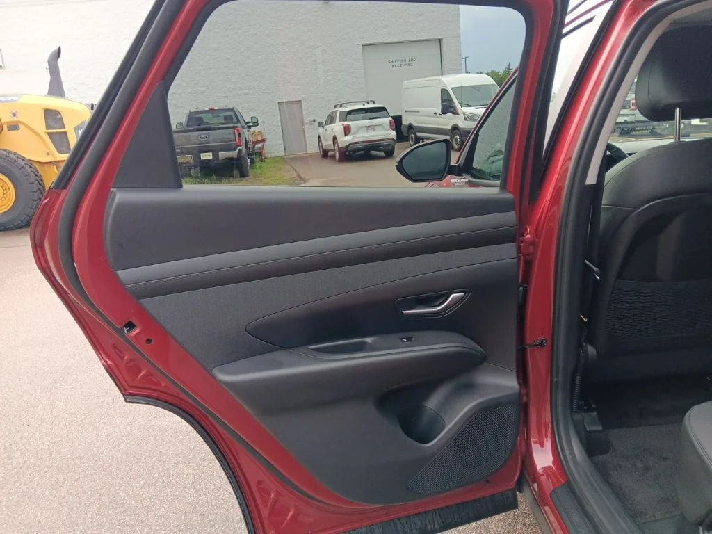 Used 2025 Ultimate Red Hyundai SEL Convenience image 33