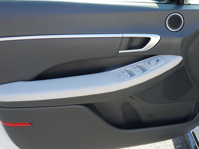 2025 Hyundai Sonata SEL - Photo 9