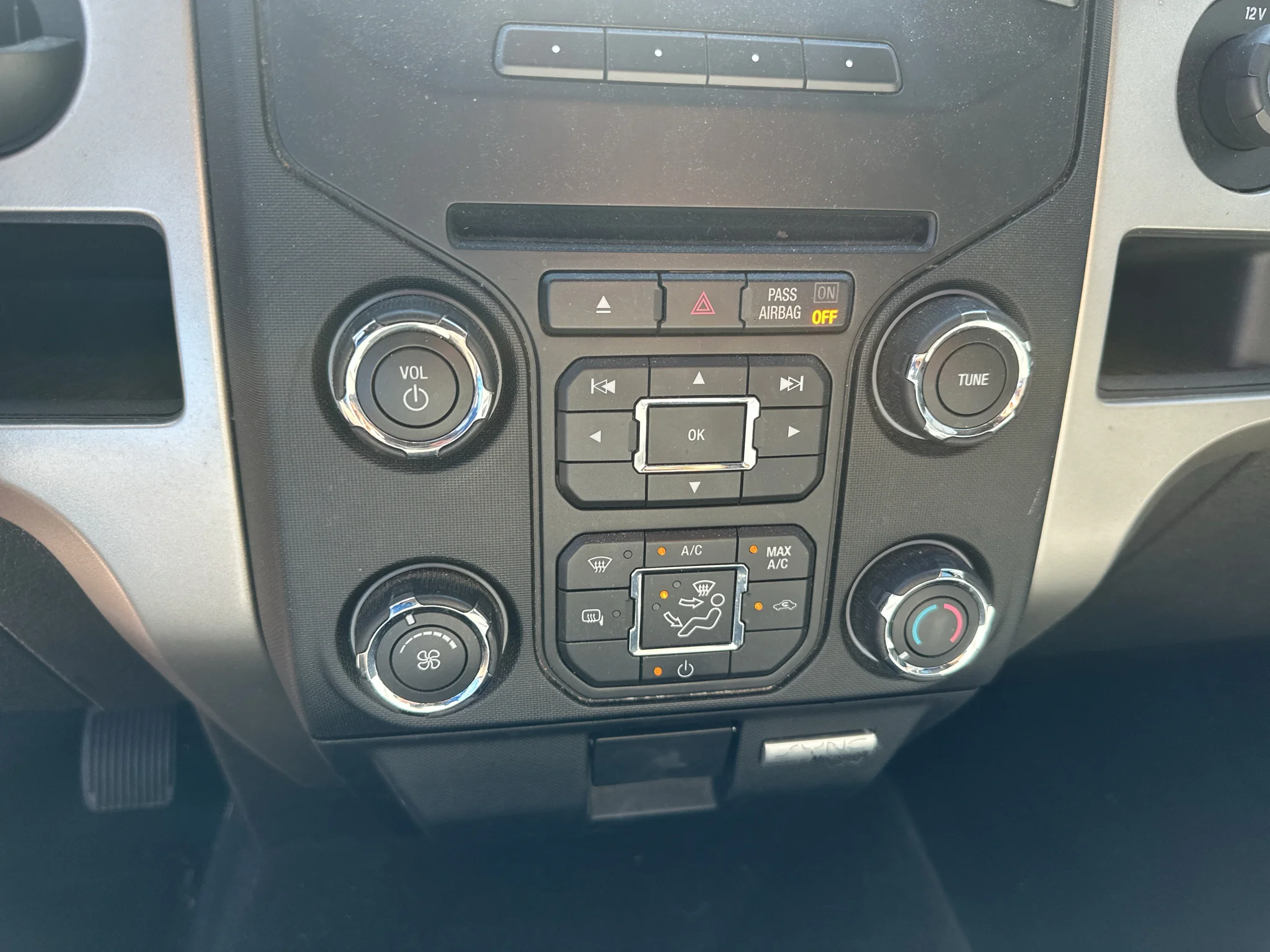 Used 2014 Ruby Red Metallic Tinted Clearcoat Ford XLT image 6