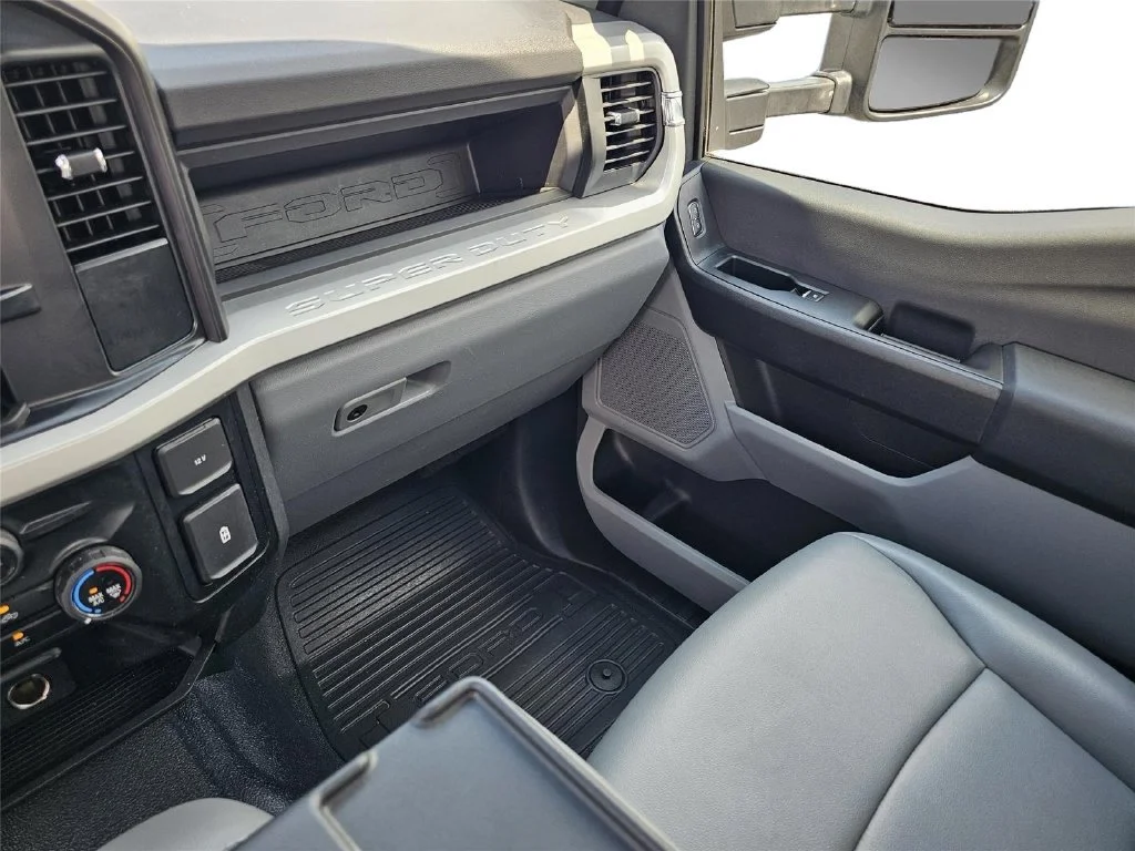 Used 2026 Oxford White Ford XL image 26