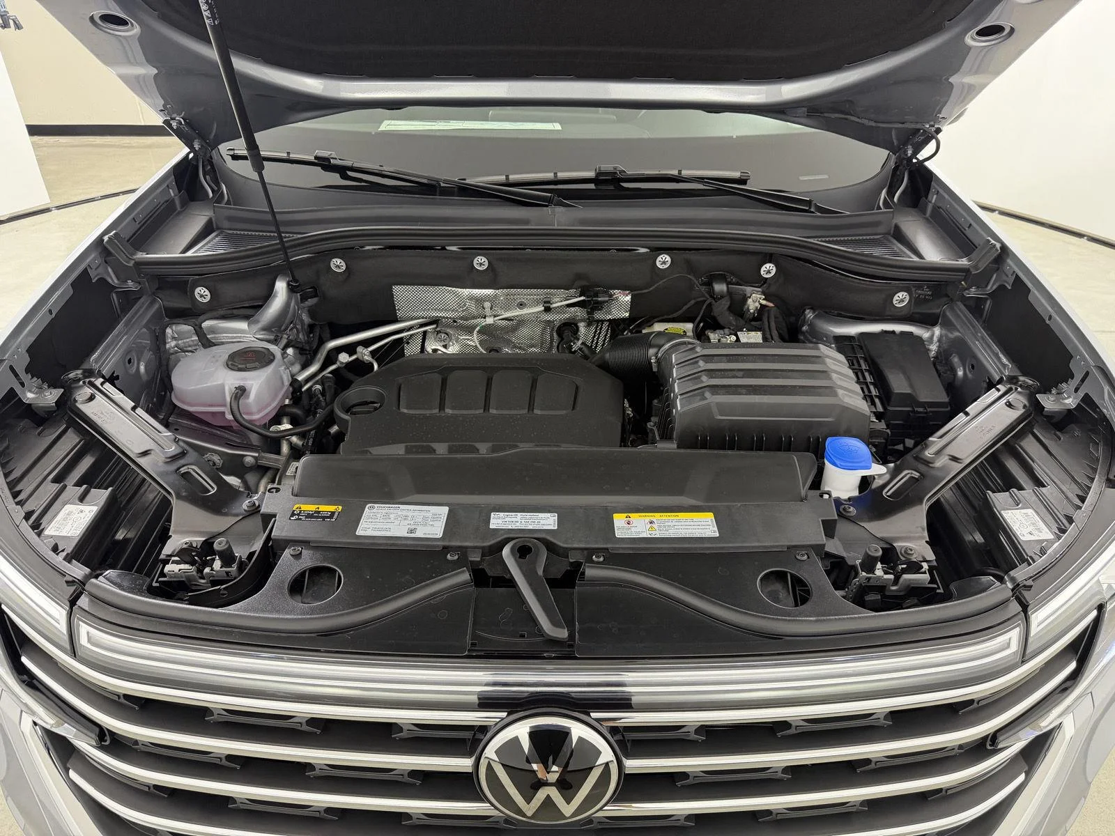 New 2026 Silver Mist Metallic Volkswagen 2.0T SE image 12