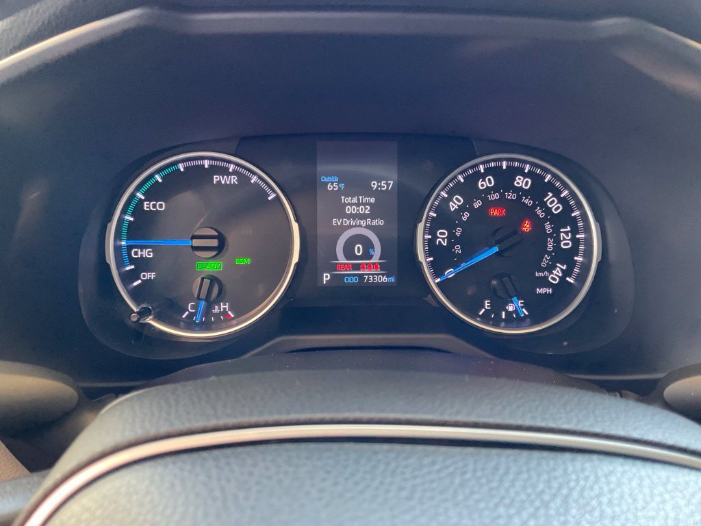 Certified Used 2022  Toyota XLE image 14