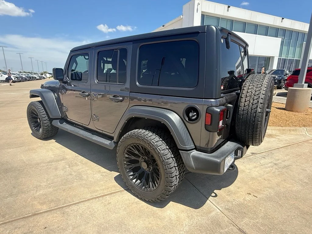 Used 2022 Granite Crystal Metallic Clearcoat Jeep Unlimited Sport Altitude image 3