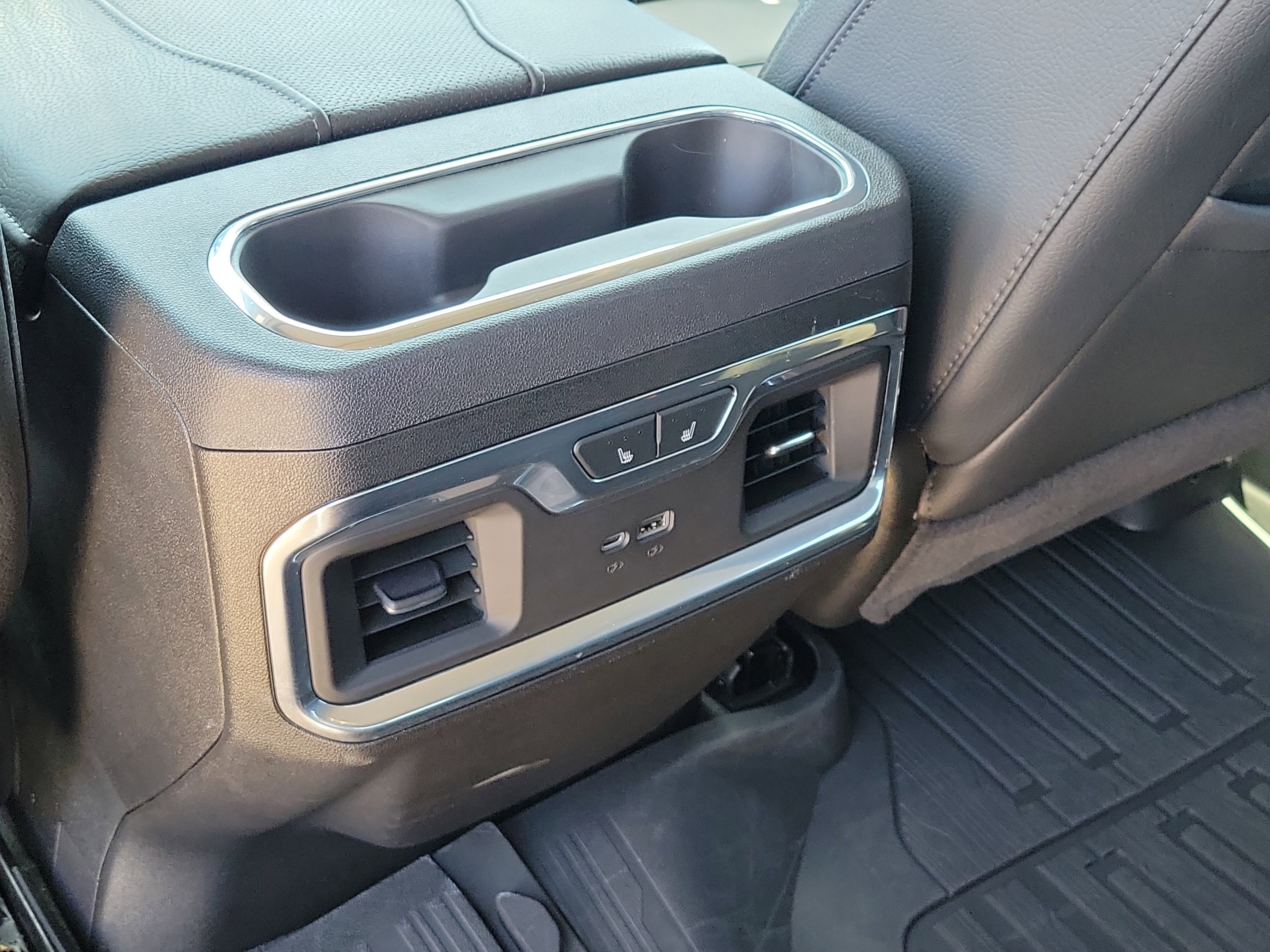 Used 2025 Downpour Metallic GMC Denali image 14