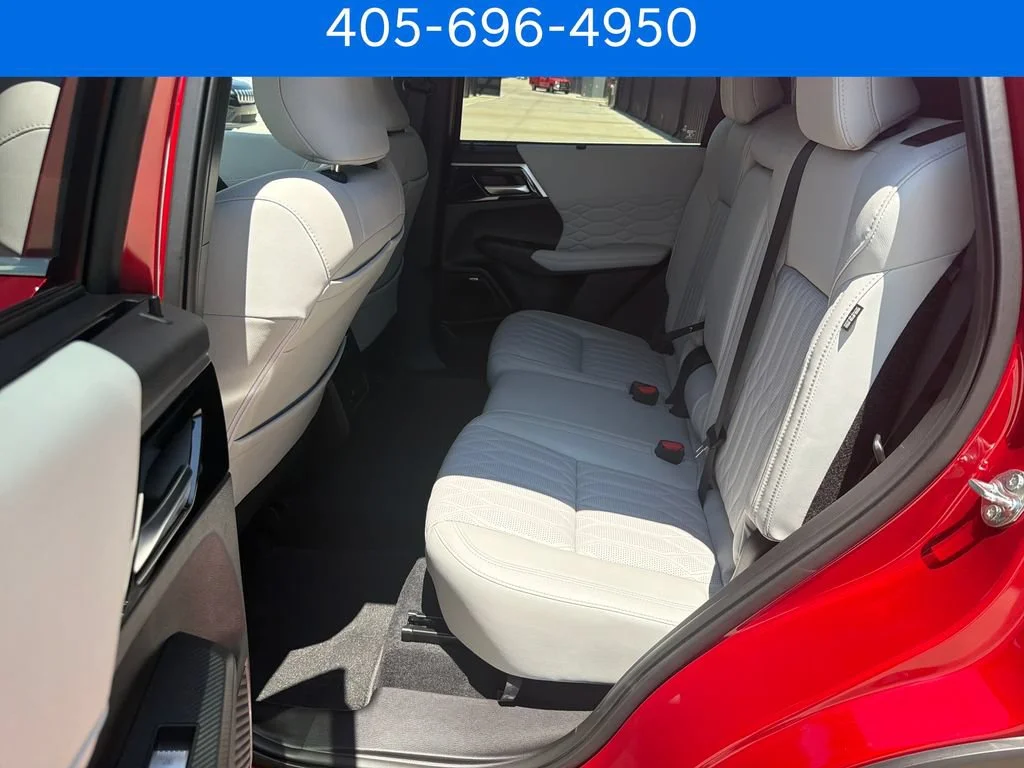 Pre-Owned 2026 Mitsubishi Outlander SEL
