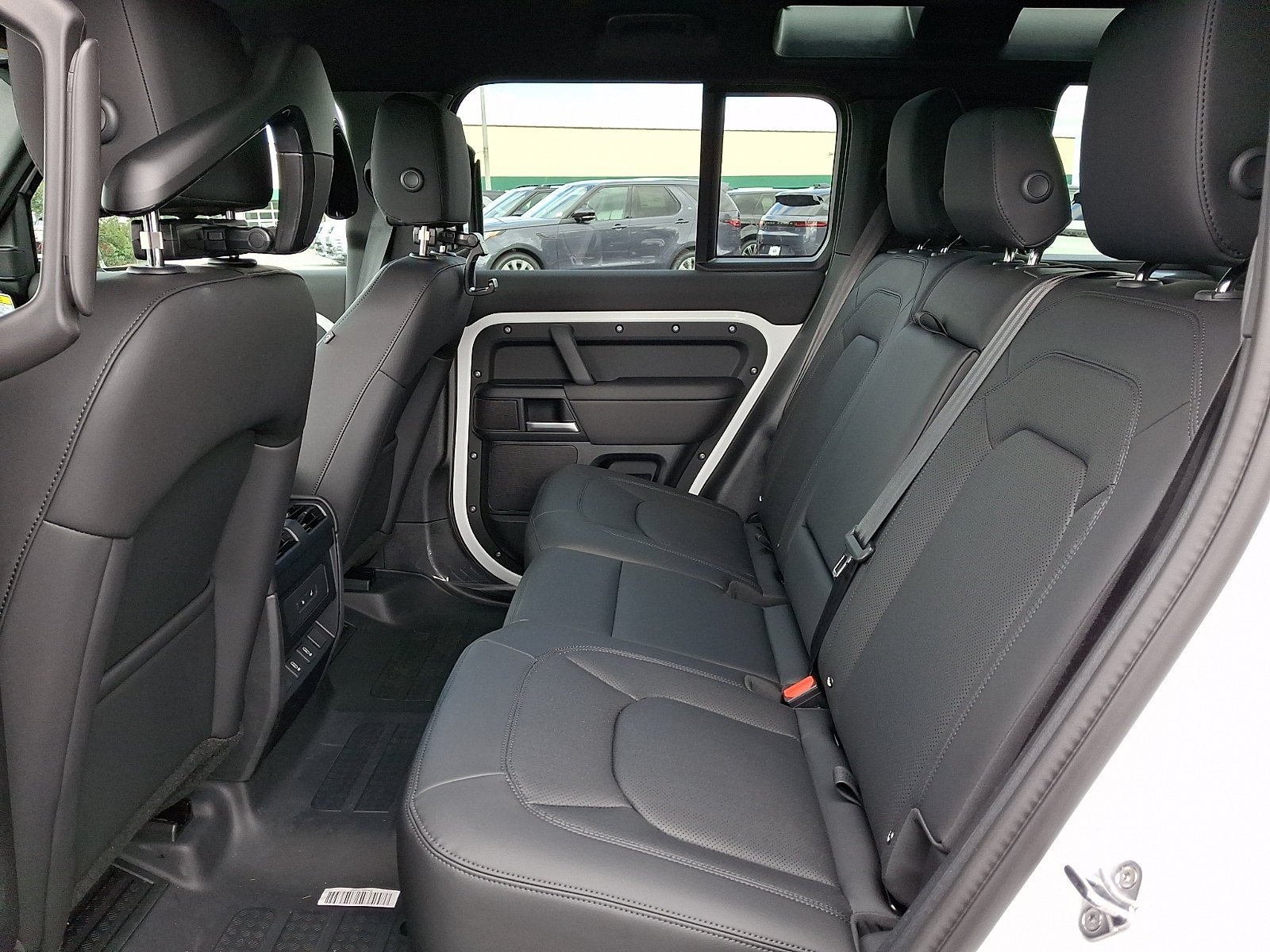 New 2026 Fuji White LAND ROVER S image 5