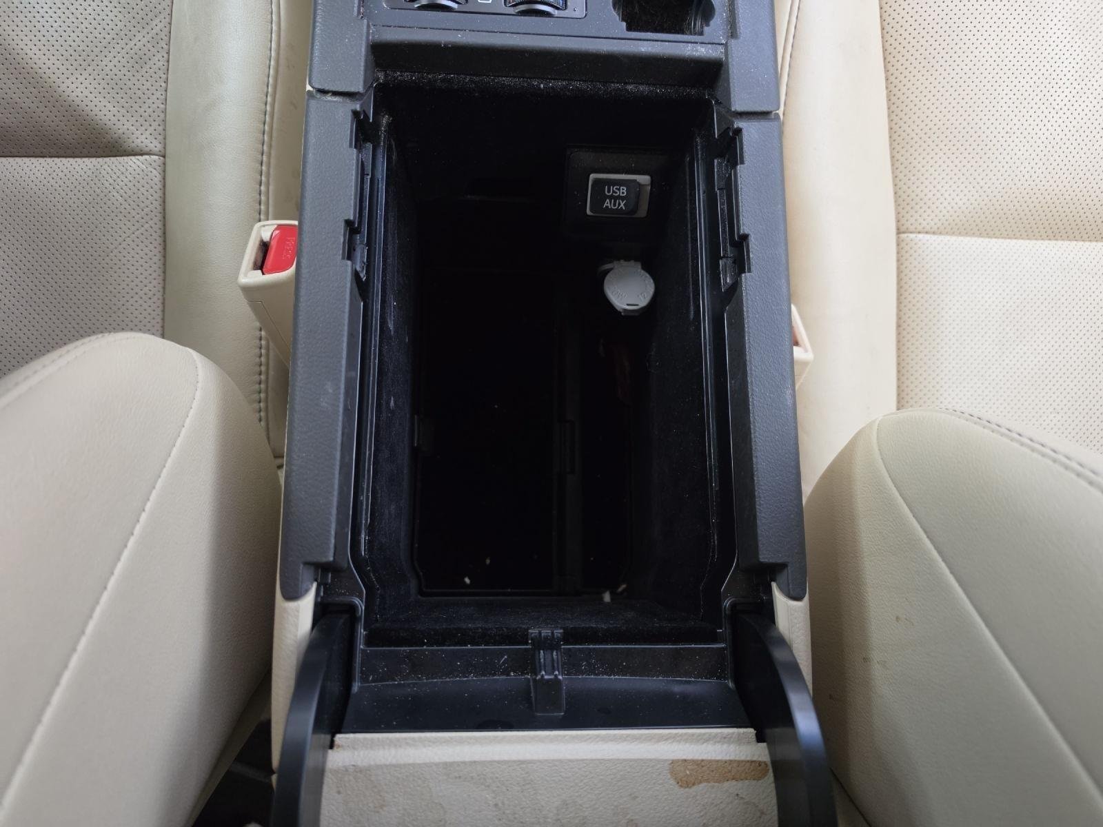 Used 2015 Satin Cashmere Metallic Lexus Base image 44