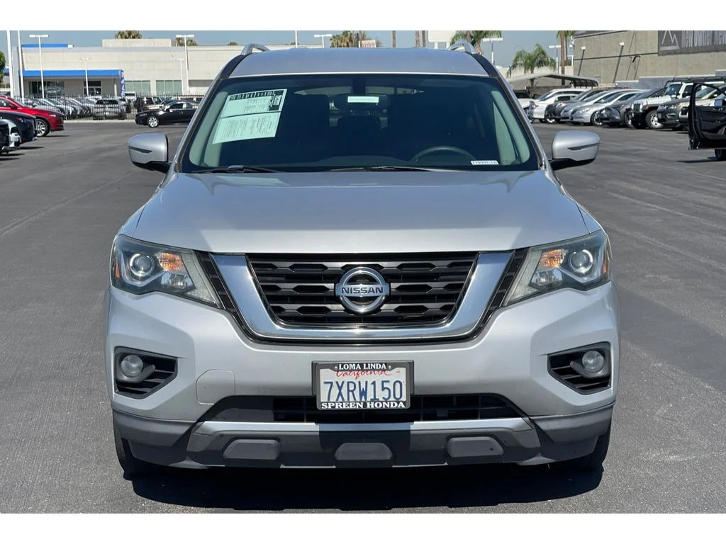 Used 2017 Brilliant Silver Metallic Nissan SV image 9