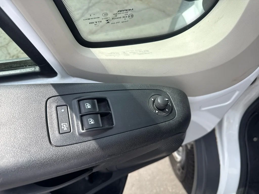 Used 2016 White Ram High Roof image 15