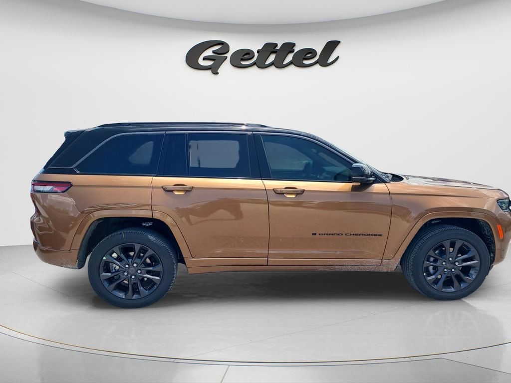 New 2026 Copper Shino Metallic Clear-Coat Exterior Paint Jeep Limited Reserve image 4