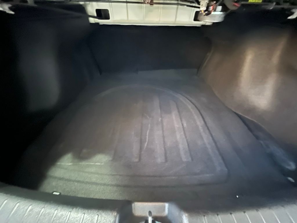Used 2024 White Kia GT image 28