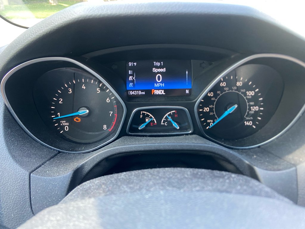 Used 2017 Magnetic Metallic Ford SE image 10