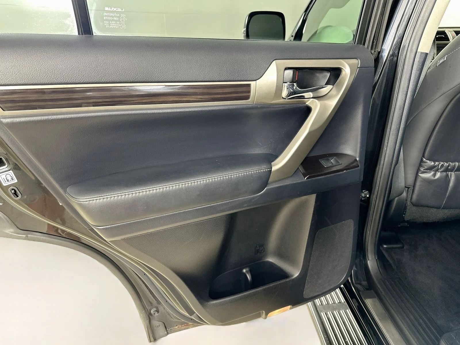 Used 2014 Black Lexus  image 35