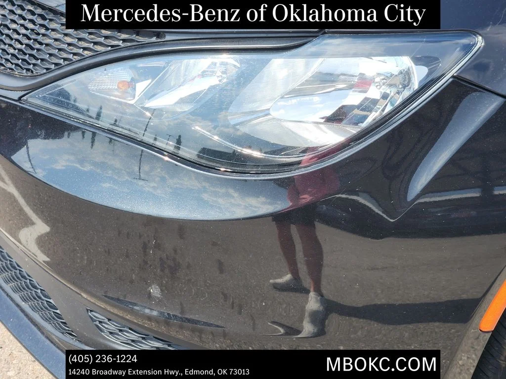 Used 2022 Brilliant Black Crystal Pearlcoat Chrysler LX image 8