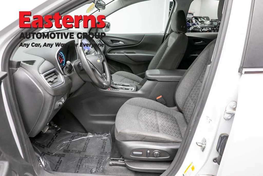 Used 2022 White Chevrolet LT image 15