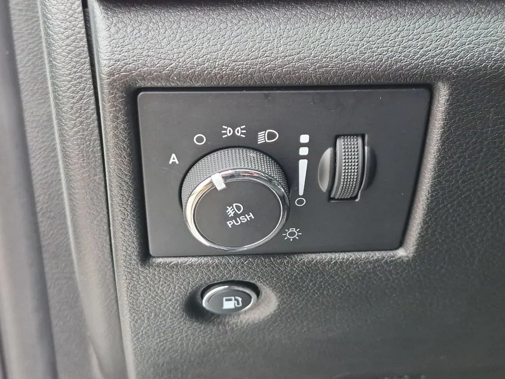 Used 2021 White Jeep Laredo X image 14
