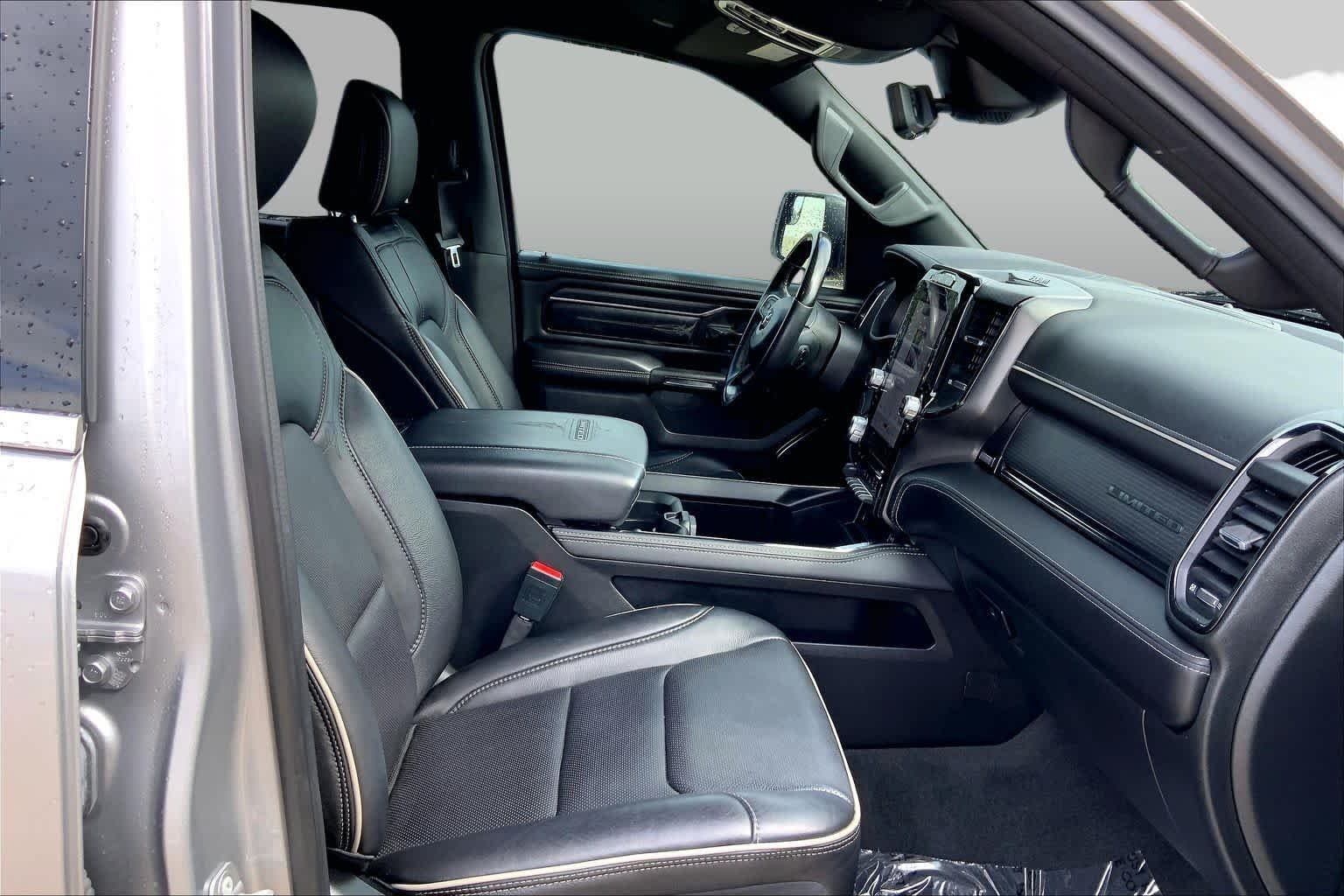 Used 2022 Billet Silver Metallic Clearcoat Ram Limited image 9