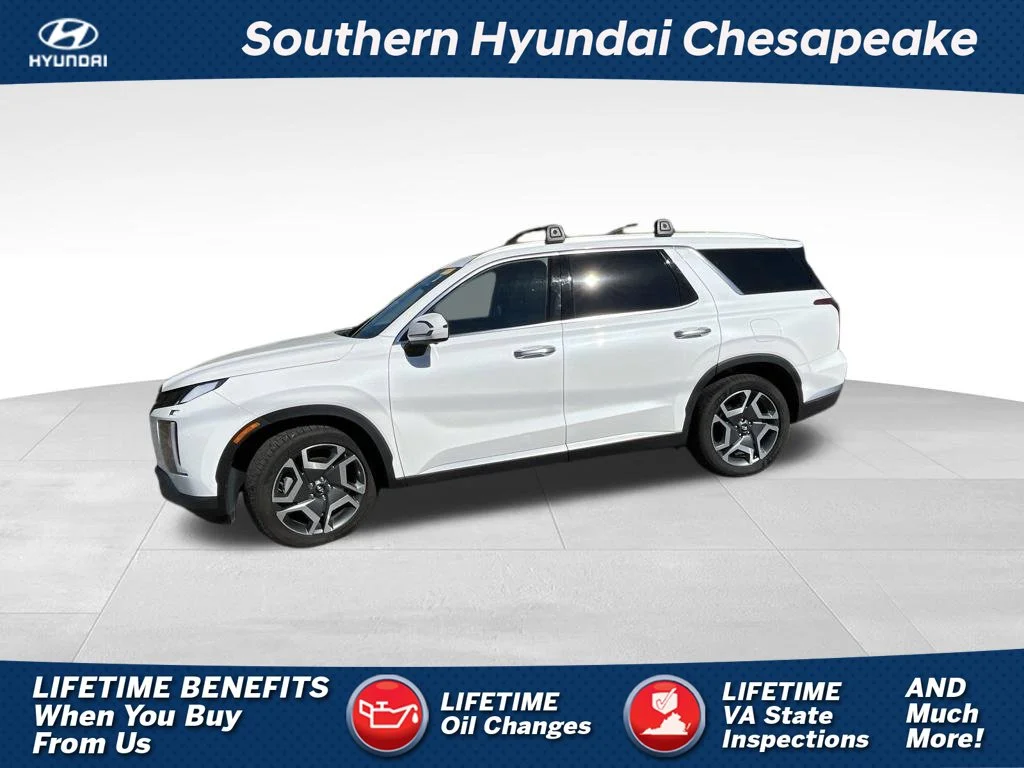 Used 2023 White Hyundai SEL image 1