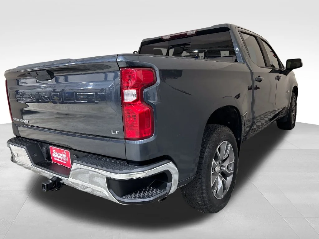 Used 2021 Gray Chevrolet LT image 6