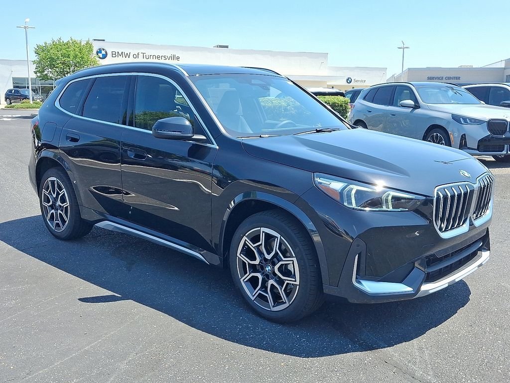 New 2026 Black Sapphire Metallic BMW xDrive28i image 2
