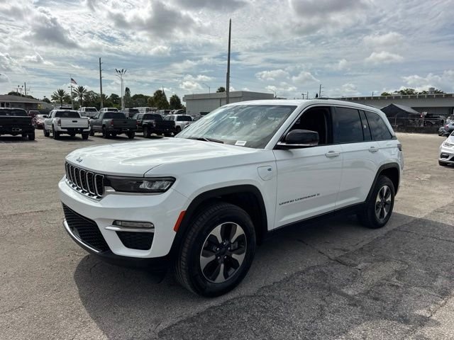 Used 2024 White Jeep 4xe image 17