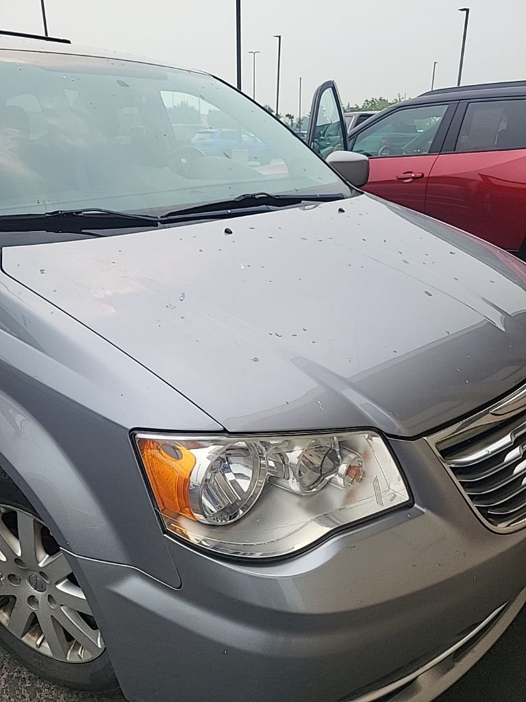 Used 2016 Billet Silver Metallic Clearcoat Chrysler Touring image 3