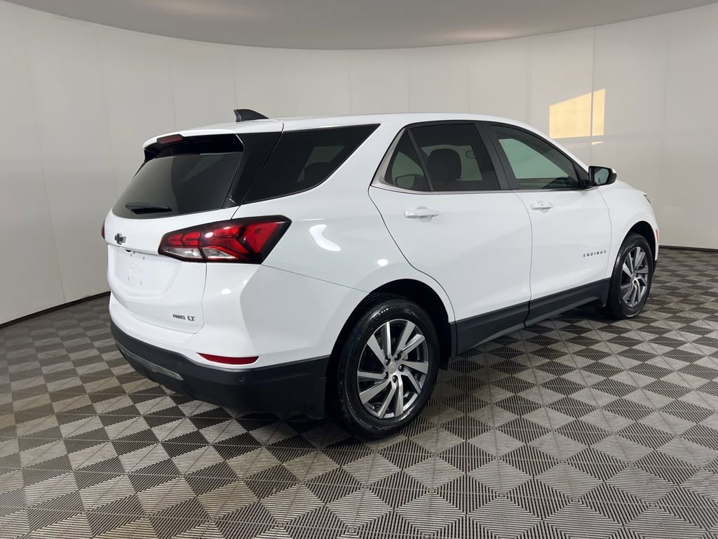 Used 2024 Summit White Chevrolet LT image 5