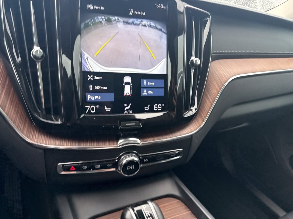 Used 2019  Volvo T5 Inscription image 13