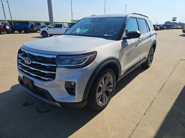 New 2026 Space White Metallic Ford Active image 51