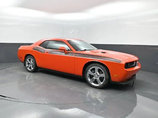 Used 2010 Orange Dodge R/T image 25