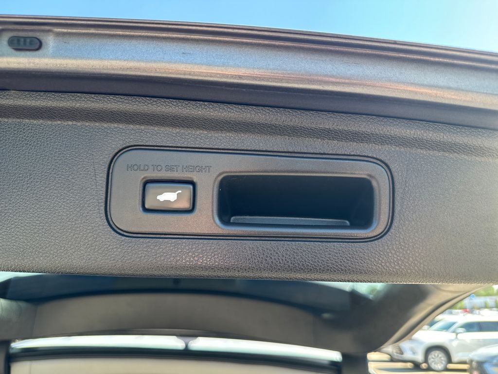 Used 2018 Gray Honda Elite image 9
