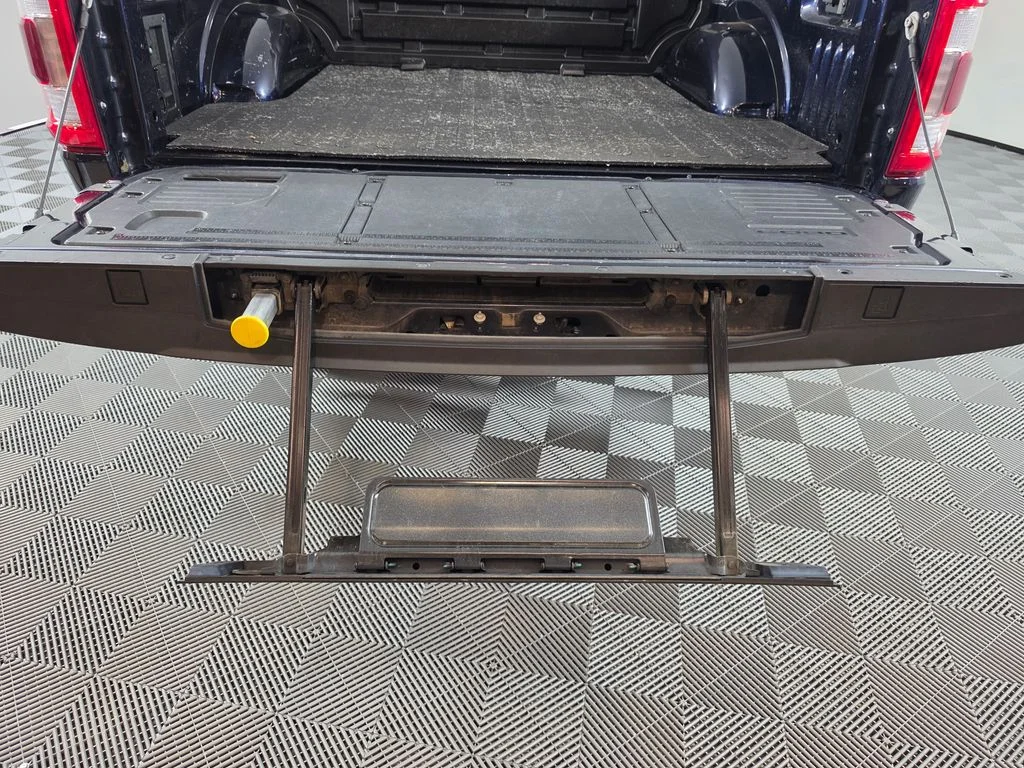 Used 2022 Blue Ford Platinum image 19