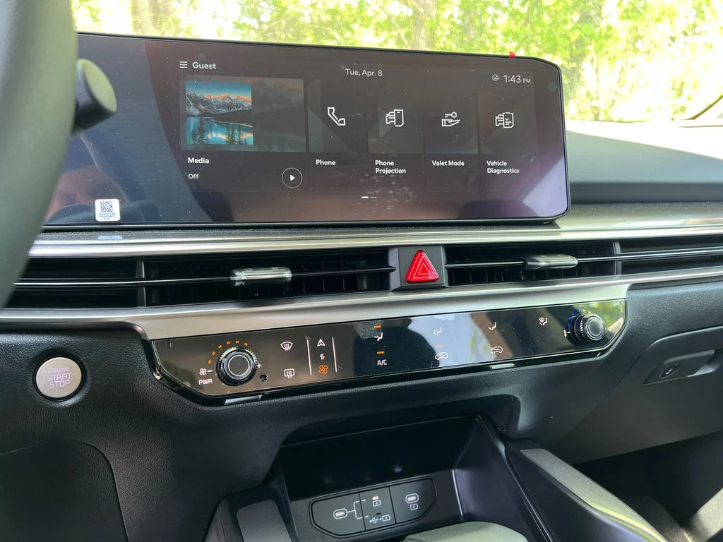 2025 Kia Sorento LX - Photo 22