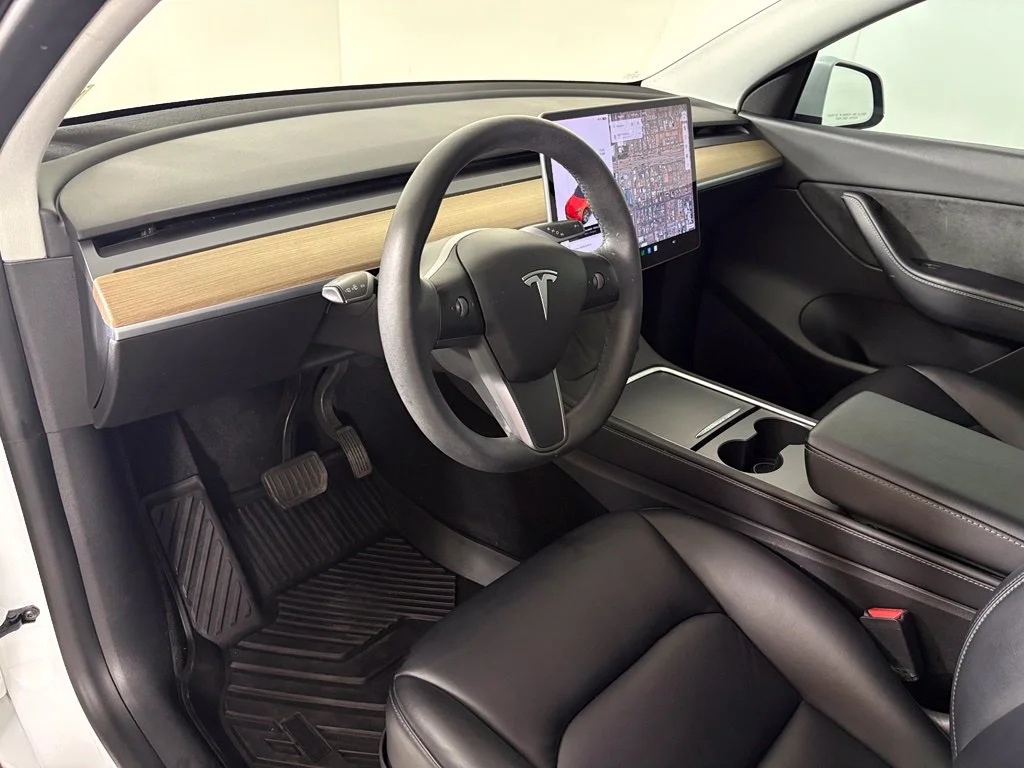 Used 2021 White Tesla Long Range image 17
